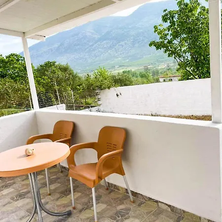 Zani Apartment